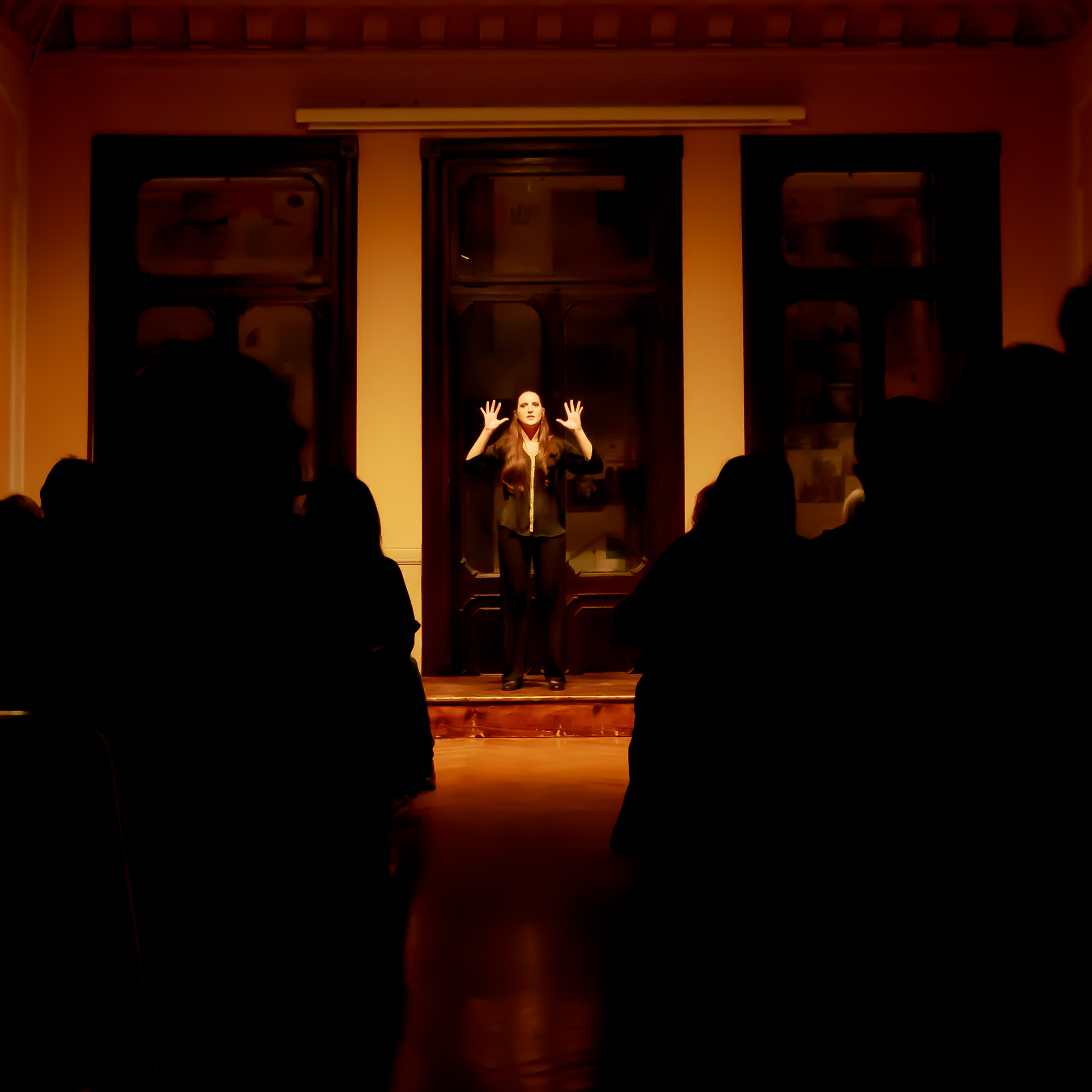 Foto dallo spettacolo teatrale "Elena Cornaro - Per tutte le altre" - Silvia Gualtieri e Gli Enarmonici